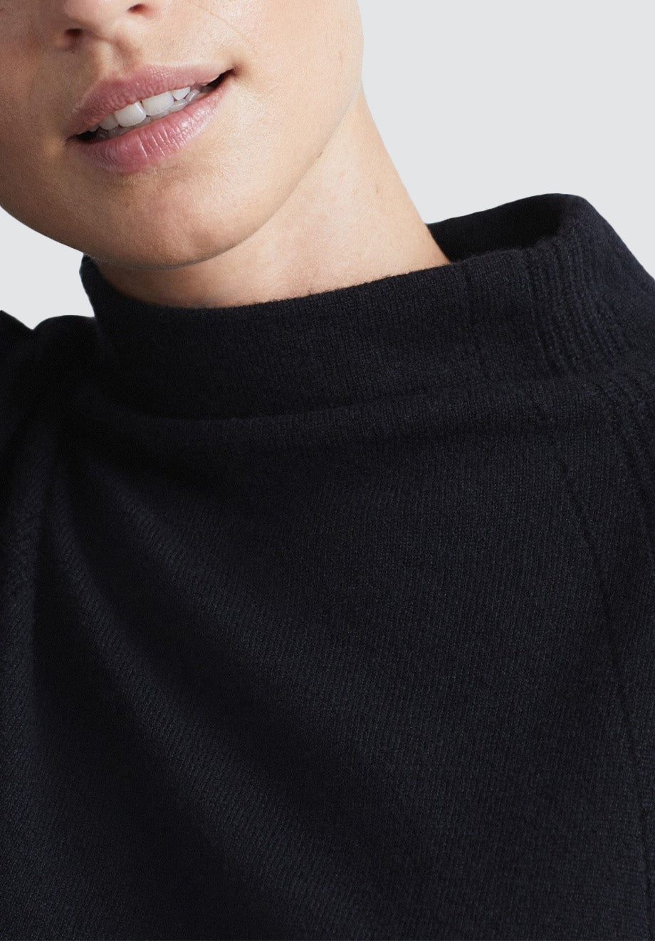 Lofty Cashmere Batwing Sweater | Black